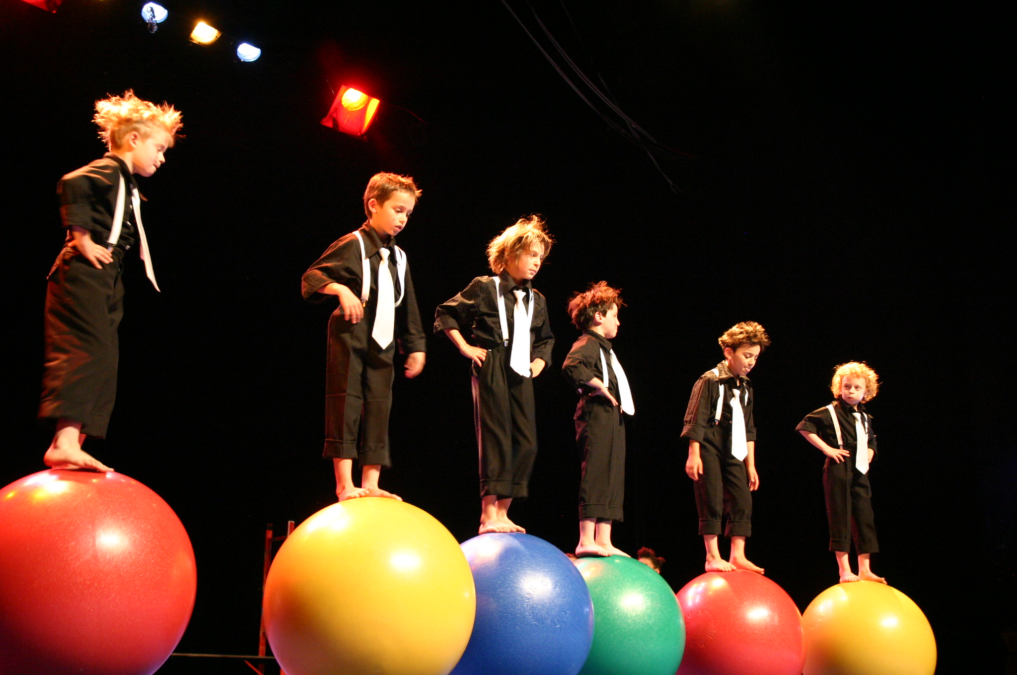 Spectacle équilibre boules